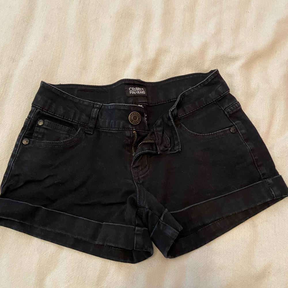 BLACK CELEBRITY SHORTS